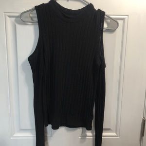 AMERICAN EAGLE BLACK LONG SLEEVE